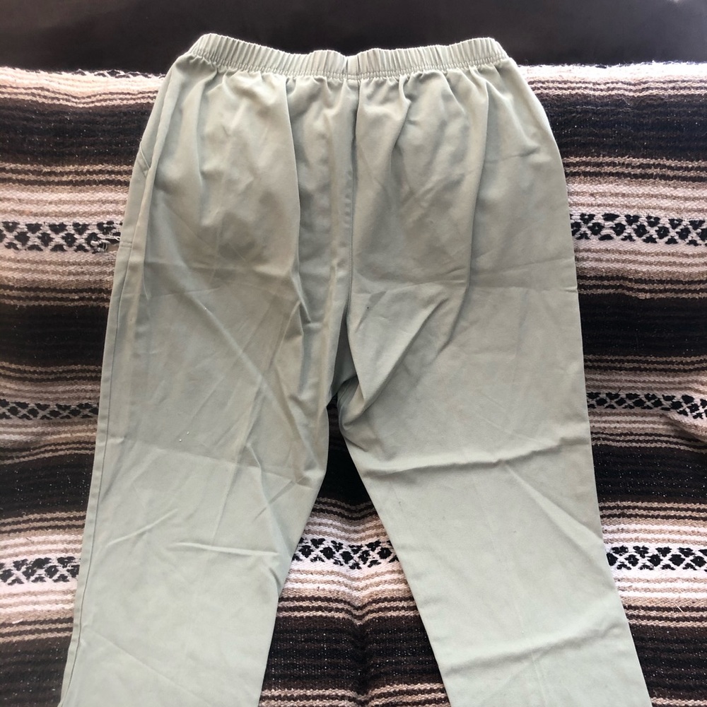 Women’s capris pants size L